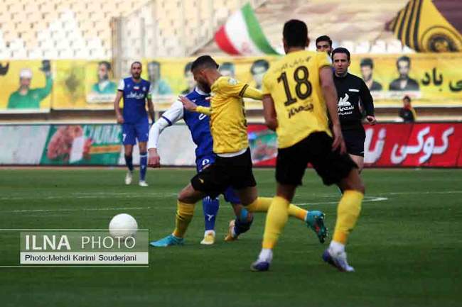 گزارش تصویری فوتبال سپاهان و استقلال 