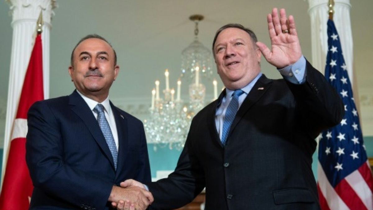 گفت‌وگوی تلفنی پمپئو و چاووش‌اوغلو