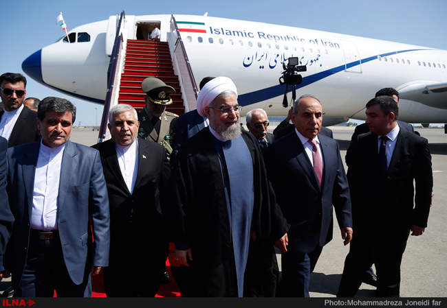 حسن روحانی رئیس جمهور کشورمان وارد باکو شد/2