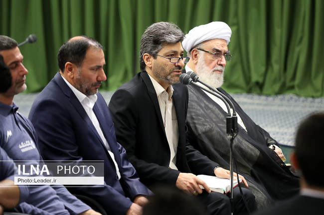 دیدار مدال‌آوران المپیادهای علمی و اعضای تیم ملی والیبال جوانان با 