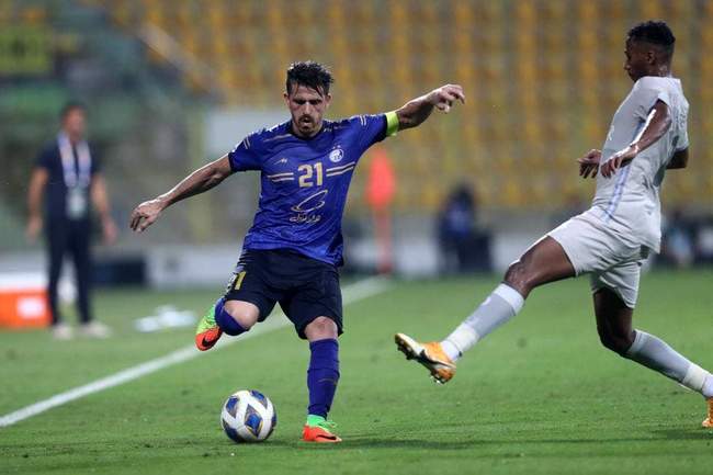 گزارش تصویری نیمه اول بازی استقلال و الهلال