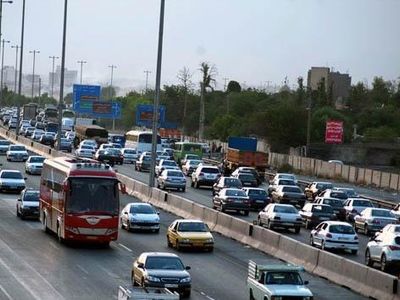ترافیک سنگین در آزاراه کرج-قزوین/ تردد در محورهای شمالی روان است