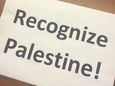 نمایش پلاکارد «فلسطین را به رسمیت بشناسید» در پارلمان رژیم صهیونیستی