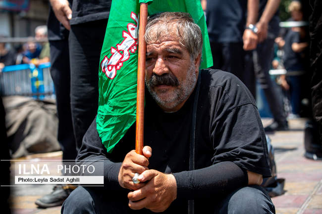مراسم خیمه‌سوزان ظهر عاشورا در چهارراه گلوبندک تهران/1