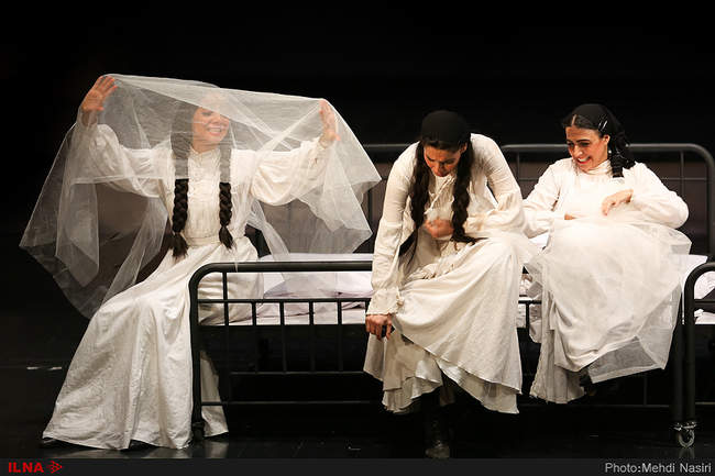 نمایش خانه برناردا آلبا به کارگردانی علی رفیعی