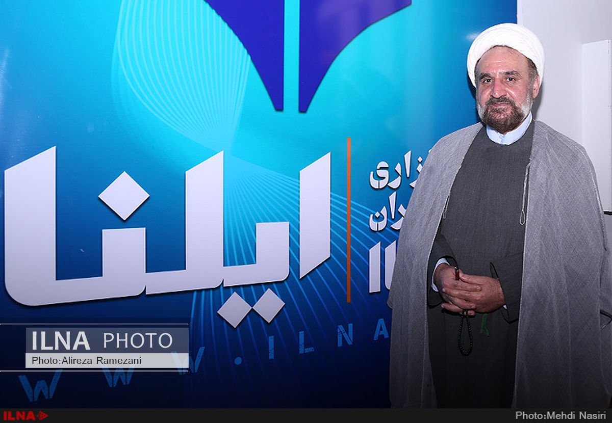 بازدید حجت‌الاسلام درایتی از غرفه ایلنا