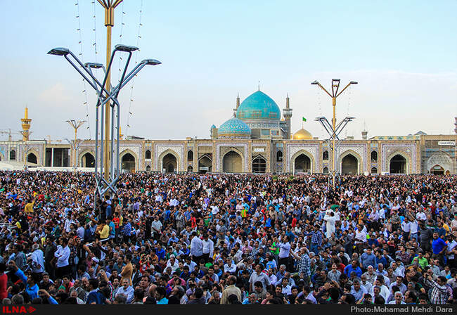  گلباران حرم مطهر امام رضا(ع)