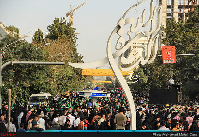  گلباران حرم مطهر امام رضا(ع)