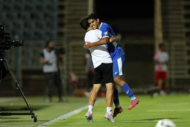 گزارش تصویری دیدار تراکتور و استقلال