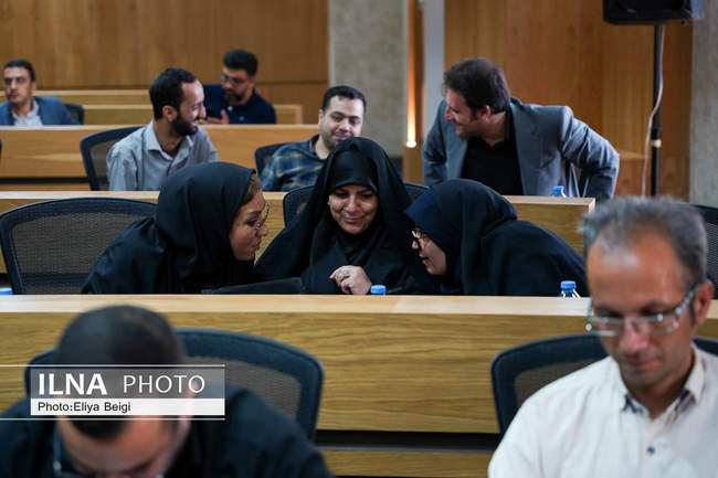 نشست خبری رئیس اتاق بازرگانی قزوین به روایت تصویر