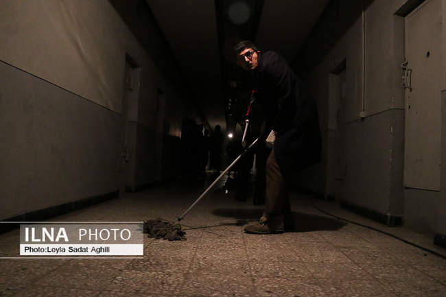 دموکراسی سفارشی 