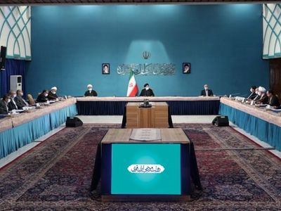 مجوز شورای‌عالی انقلاب فرهنگی برای افزایش ظرفیت پذیرش دانشجوی پزشکی و دندانپزشکی/ دستور رئیسی درباره موضوع حجاب و عفاف