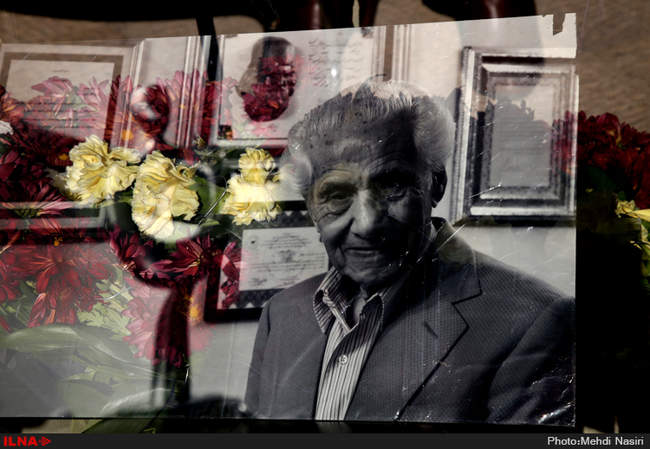 مراسم تشییع پیکر هادی مشکات