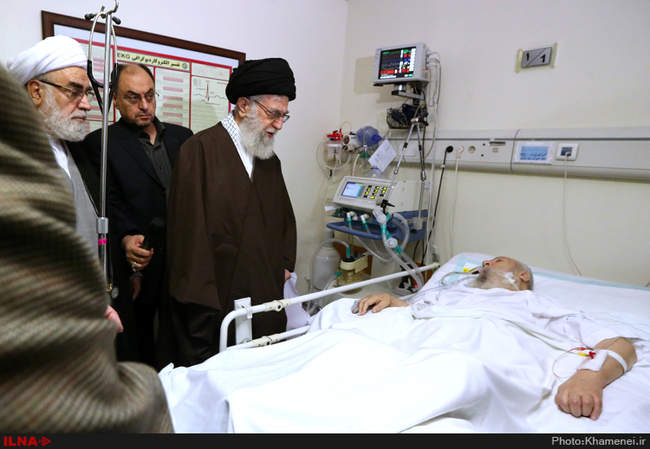 عیادت رهبر انقلاب از آیت‌الله موسوی اردبیلی