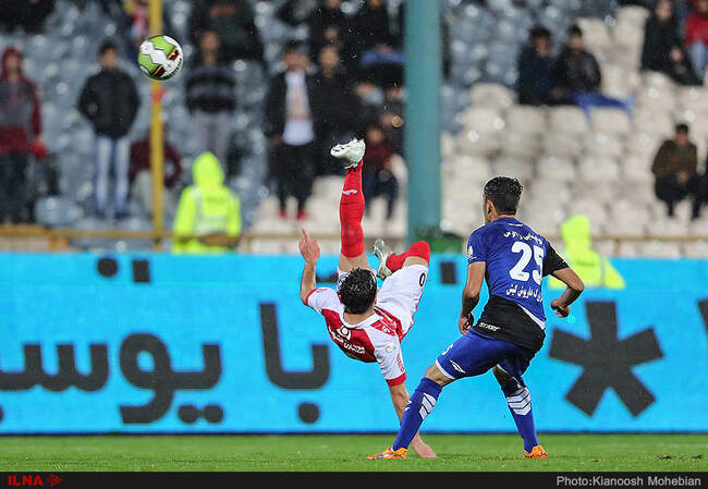 دیدار تیم های فوتبال پرسپولیس تهران و استقلال خوزستان