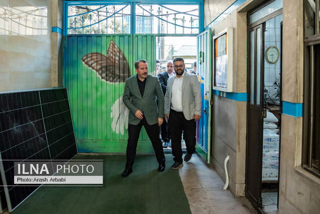 بازدید رییس کنفدراسیون اتحادیه کارمندان بخش عمومی ترکیه از دبستان ا