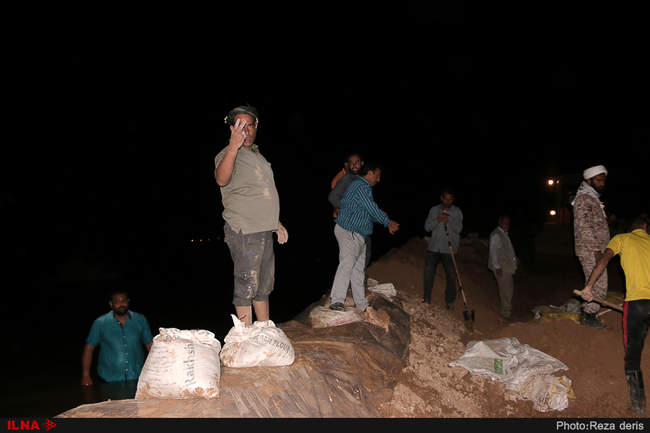 ساخت سیل بند مناطق سیل زده سوسنگرد