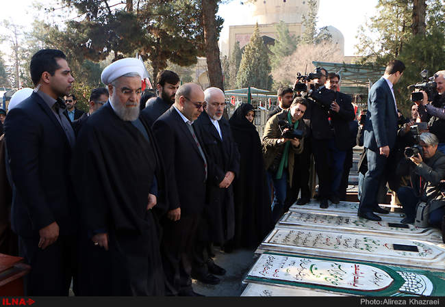 تجدید میثاق رئیس جمهور و اعضای هیئت دولت با آرمان های امام راحل