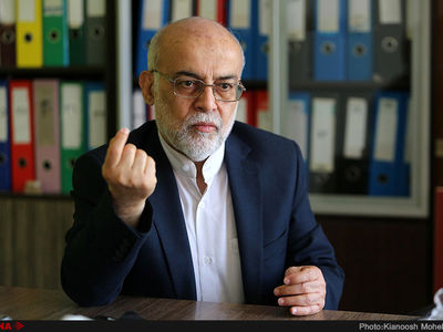 باید با مشکلات اقتصادی همزیستی ایجاد کنیم/ مردم همان مردم زمان ابتدای انقلاب هستند/ نحوه تعامل ما با مردم تفاوت پیدا کرده است