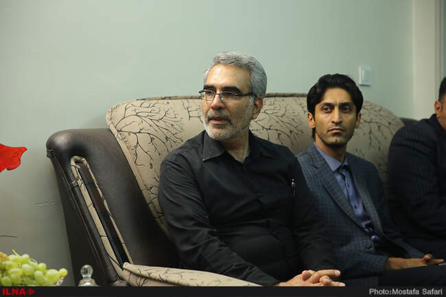 حضور فرید موسوی نماینده مجلس شورای اسلامی در منزل شهید آتش نشان فریدون علی تبار
