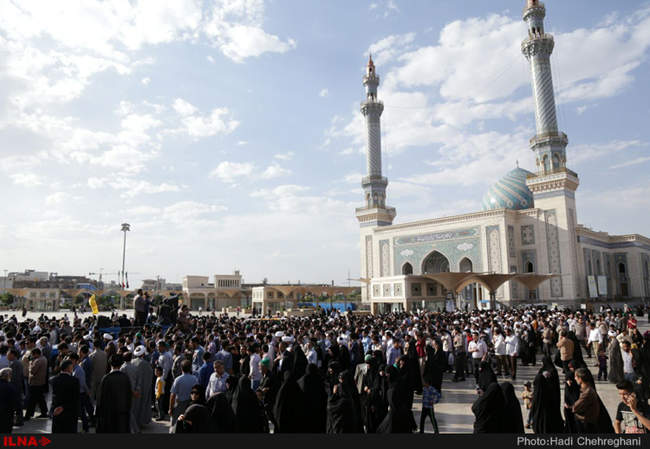 تشییع پیکر دو شهید مدافع حرم در قم