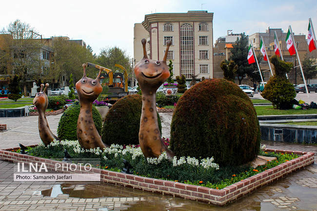 جلوه گری المان های نوروزی در مشهد