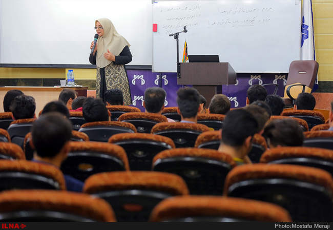 همایش آموزش فن بیان با حضور فرزانه معصومیان در قم