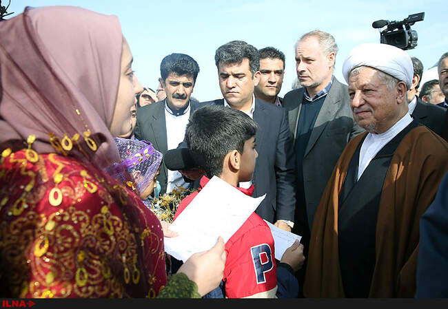 بازدیدهای آیت‌الله هاشمی رفسنجانی از پروژه‌های نفت و پتروشیمی در جزیره خارک