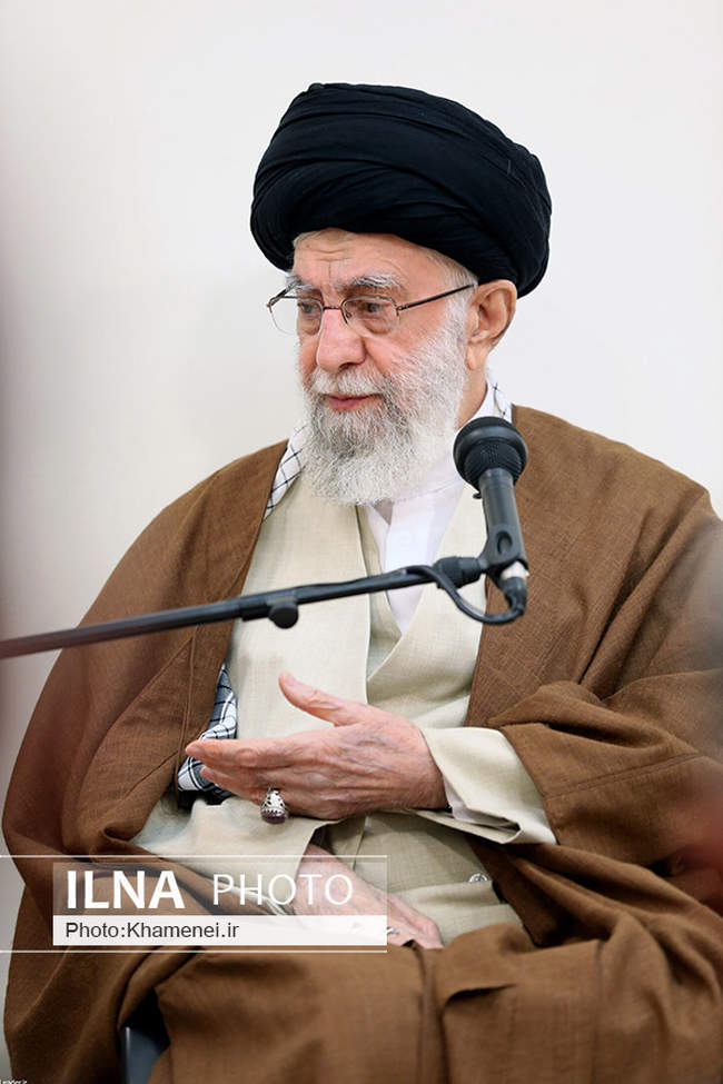 دیدار تعدادی از فرماندهان نیروی دریایی ارتش با حضرت آیت‌الله خامنه