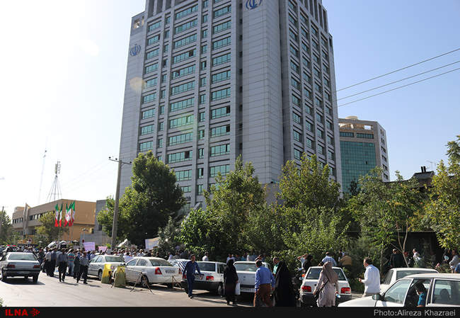 تجمع اعتراضی کارگران به دست‌اندازی به منابع تامین اجتماعی/1