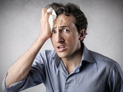 تعریق هنگام غذا خوردن به چه چیزی اشاره دارد 