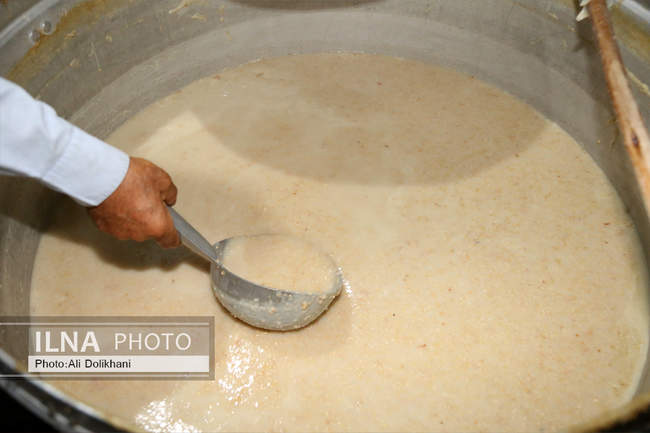 پخت نذری به مناسبت عید سعید فطر در روستای هرمزگان