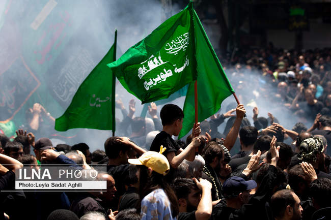 مراسم خیمه‌سوزان ظهر عاشورا در چهارراه گلوبندک تهران/1