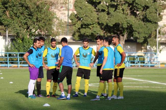 تصاویر/ تمرینات پارس جنوبی زیر نظر فراز کمالوند