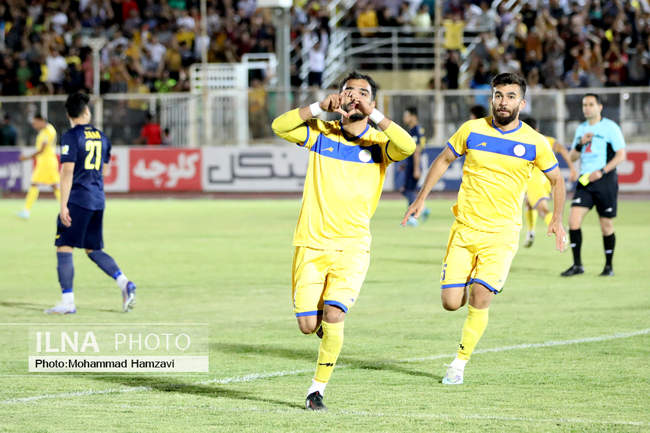 دیدار تیم های فوتبال فجرشهیدسپاسی شیراز وپارس جنوبی جم