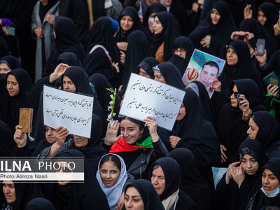 جوانان انقلابی پای کار نظام ادعا رسانه‌های فارسی زبان را خنثی کردند
