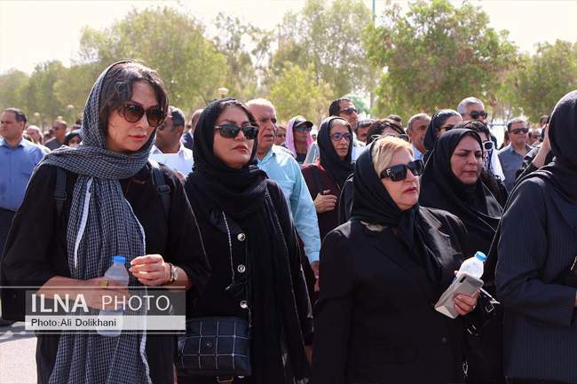 مراسم خاکسپاری استاد محمدعلی بهمنی برگزار شد