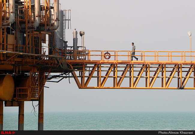 نخستین سکوی نفتی خلیج فارس