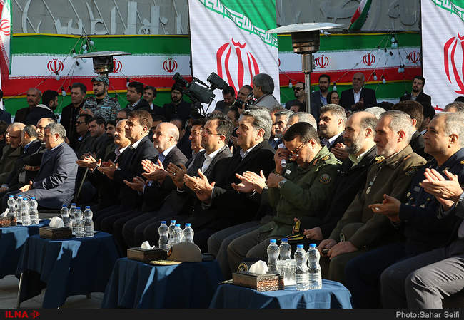 مراسم اهتزاز بزرگترین پرچم جمهوری اسلامی ایران