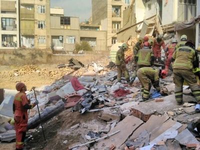 وقوع حادثه ریزش ساختمان در تهران/ کارگران جان سالم بدر بردند