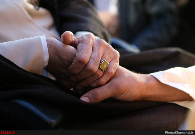 دیدار جمعی از شاعران با رهبر انقلاب