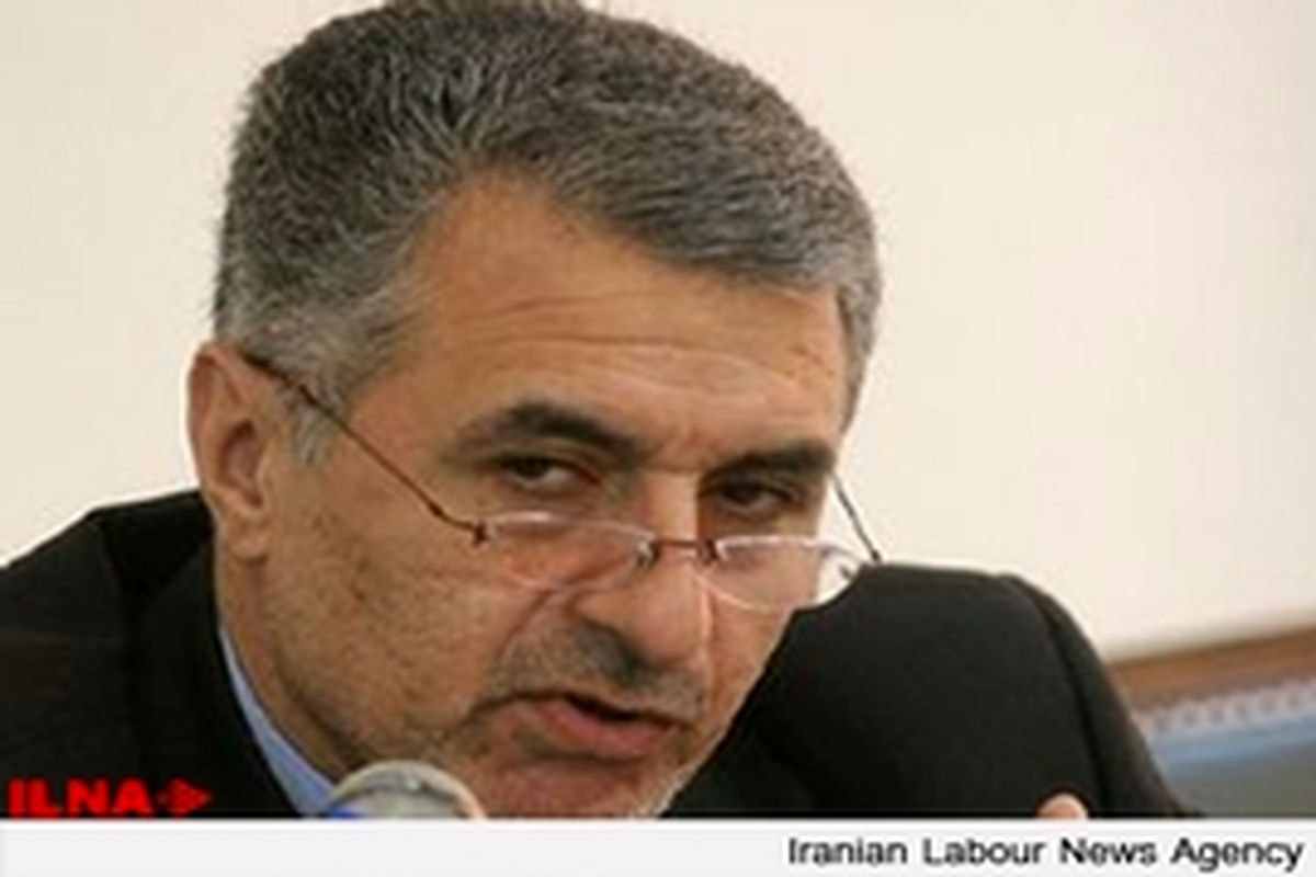 صفایی‌فراهانی: وزرای پیشنهادی را رد کردند تا با دولت کشتی بگیرند