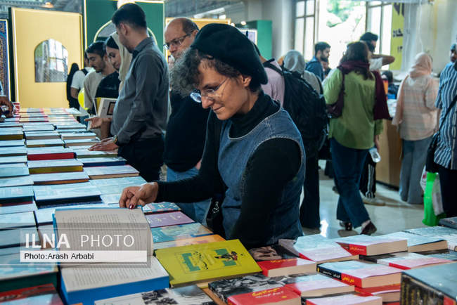 سی و ششمین دوره نمایشگاه بین المللی کتاب تهران- روز چهارم