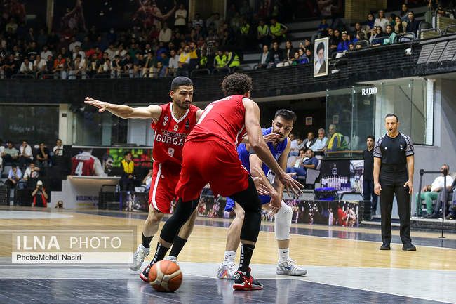 دیدار تیم های بسکتبال استقلال و شهرداری گرگان (گزارش تصویری)