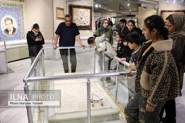 گردشگران نوروزی در مقبره الشعرا تبریز