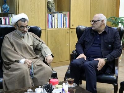 دبیر شورای عالی انقلاب فرهنگی به تئاتر شهر رفت/ تدوین سند ملی تئاتر باید سریعتر انجام شود