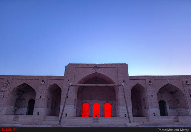 نماهای شبانه کاروانسرای ساسانی دیرگچین