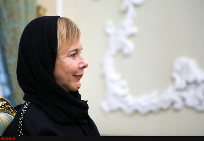 تقدیم استوارنامه سفیران 6 کشور به رئیس جمهوری
