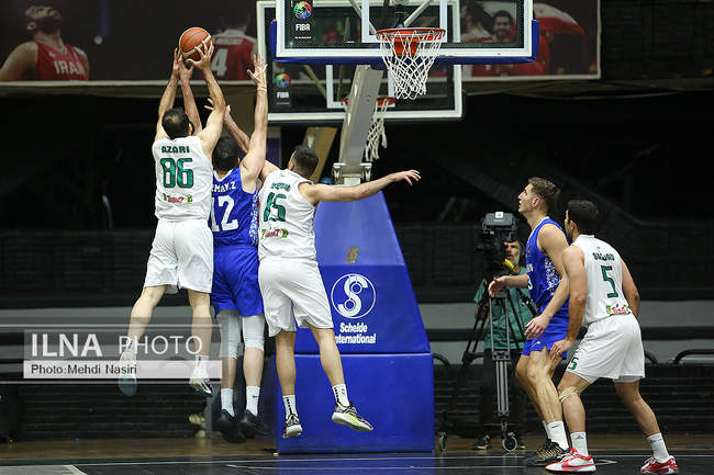 دیدار تیم های بسکتبال طبیعت اسلامشهر و پالایش نفت آبادان