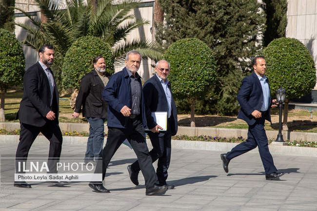 حاشیه جلسه هیات دولت - ۲۹ بهمن